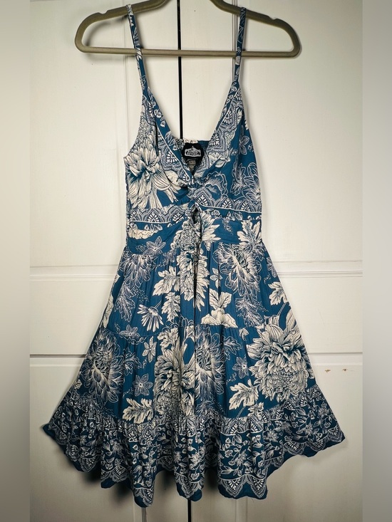 Angie Dresses & Skirts - Angie Blue/white Floral Print Spaghetti Strap Dress Smocked Upper Back Size M